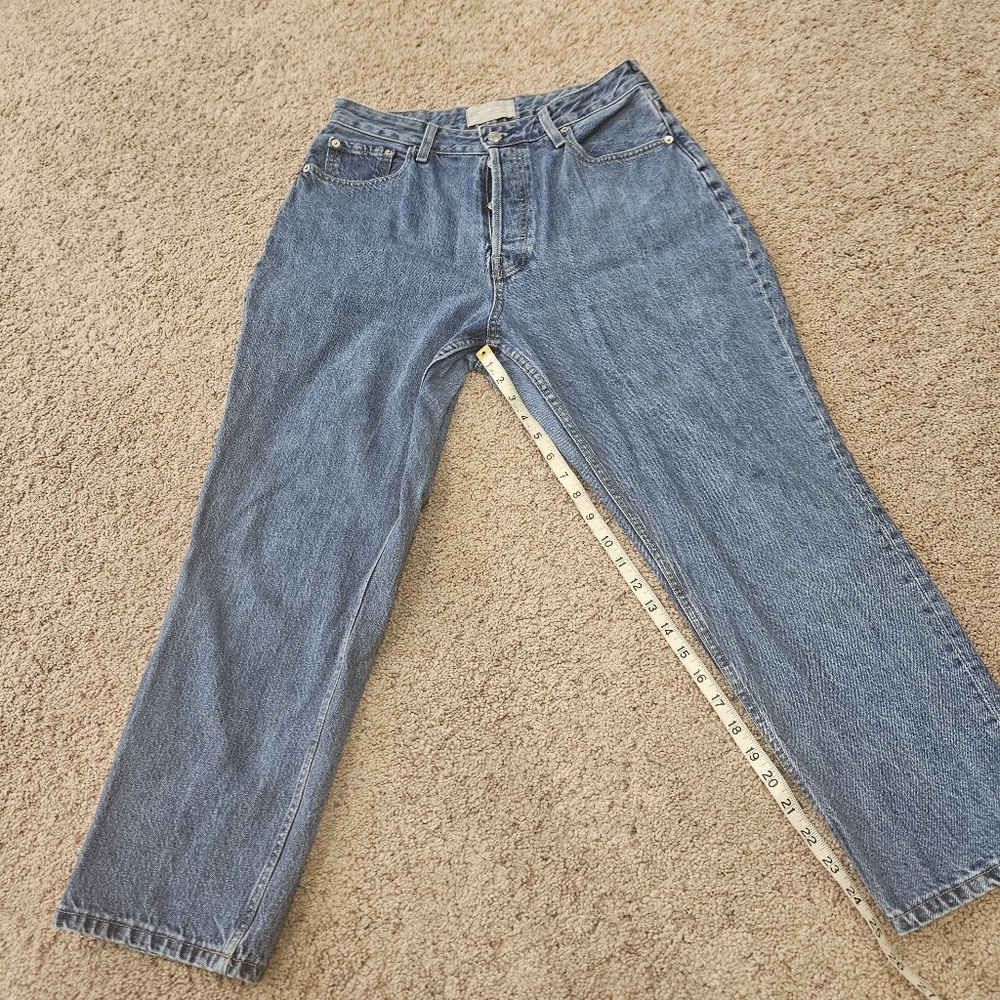 Everlane Curvy 90s Cheeky Straight Jean.